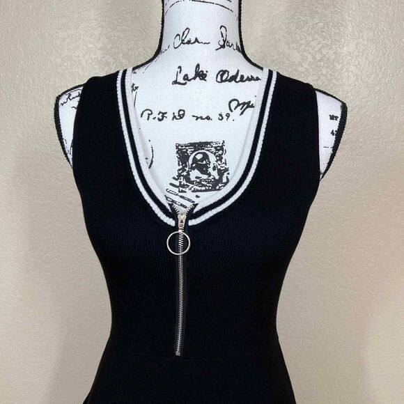 Rehab black dress fit and flare sleeveless size S front half zipper closure goth - Picture 8 of 14